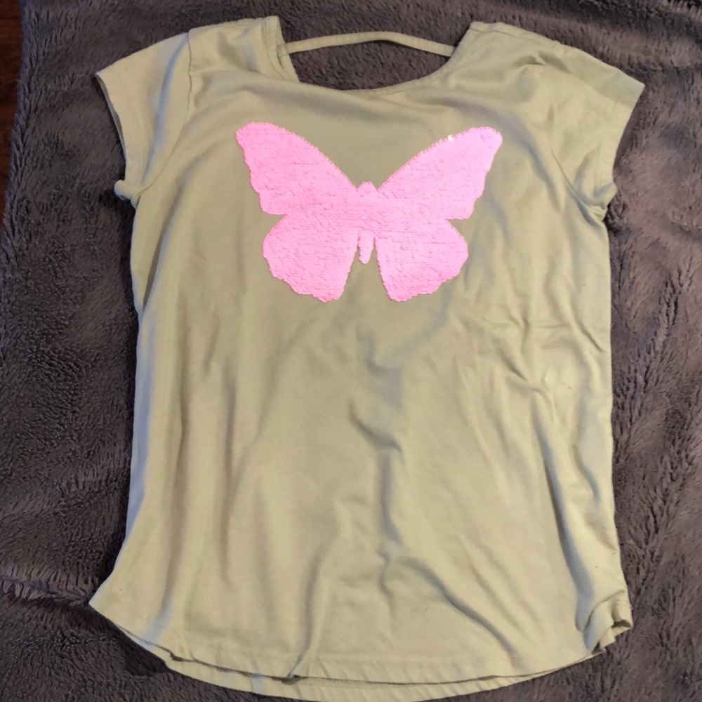 🦋Girls size 10/12 large T-shirt